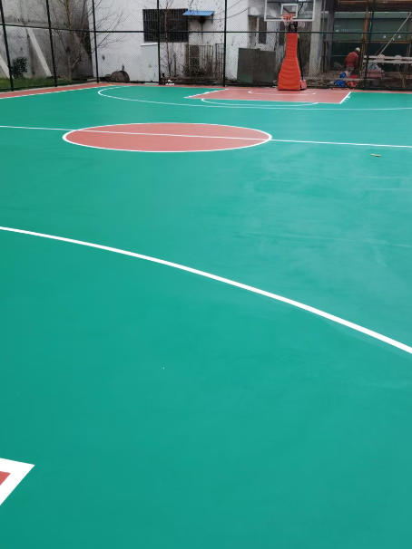 四方台 球场长期使用易出现地面开裂